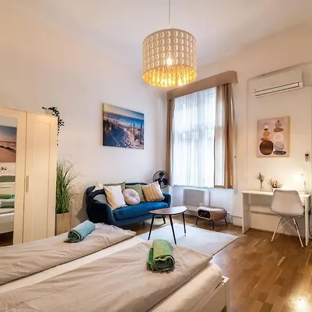 Apartment Lola *
