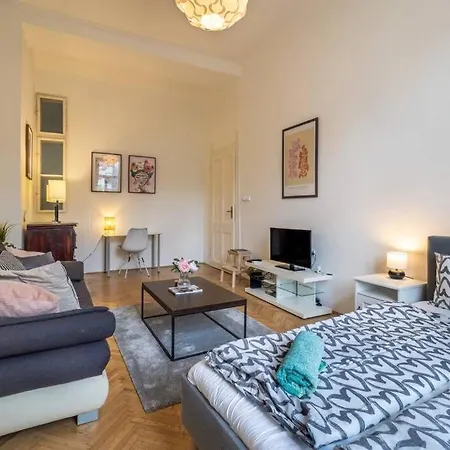 Lola Apartment Budapest