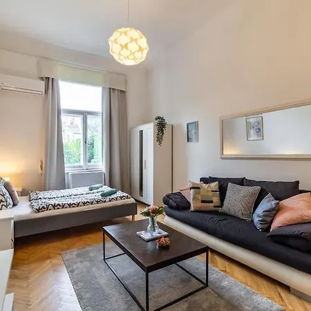Lola Apartment