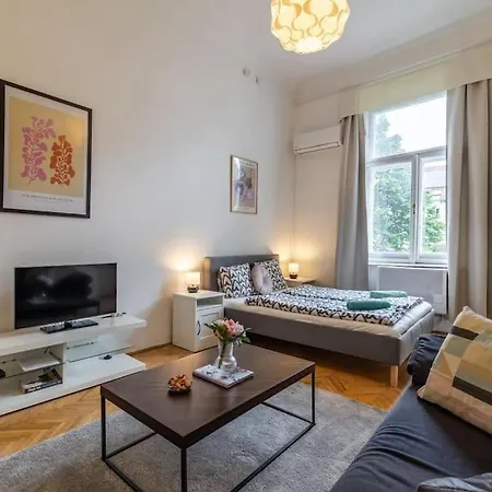 Lola Apartment Budapest